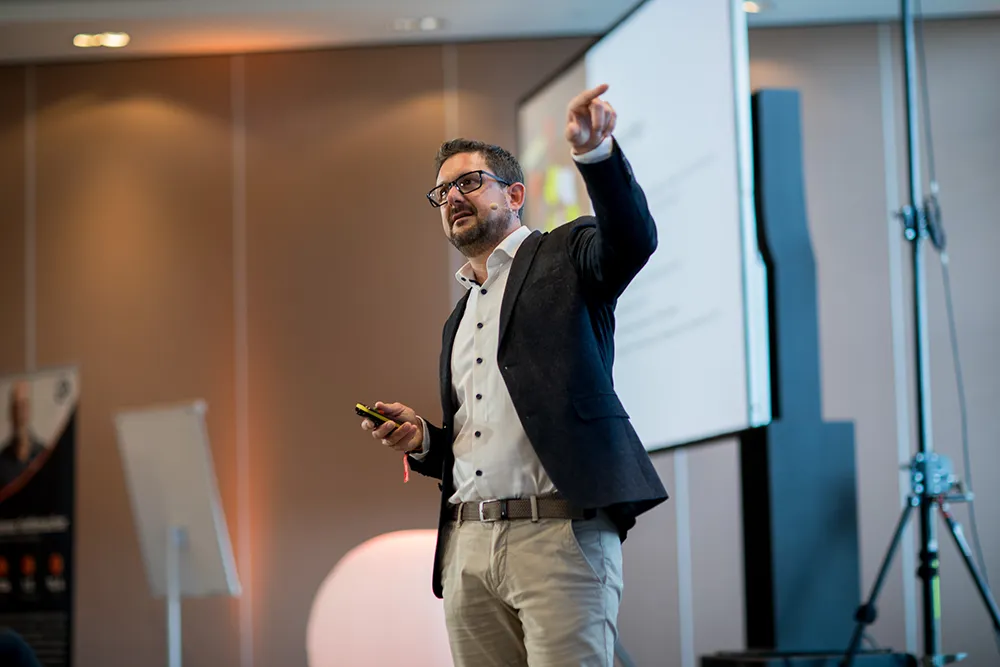 Dirk Halfar als Speaker beim Storyfestival by Christiani Storytelling