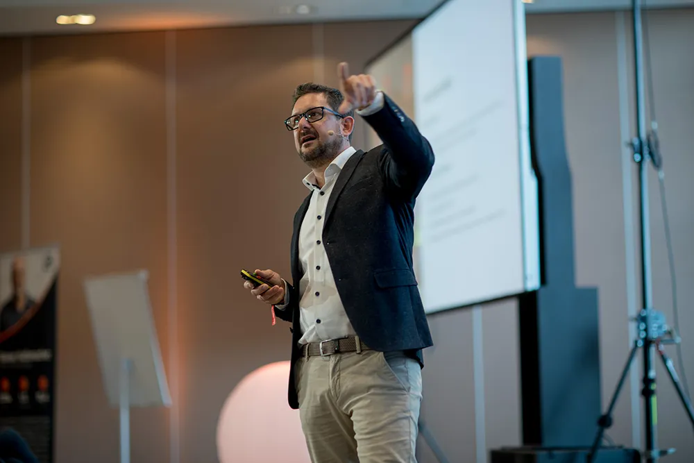 Dirk Halfar als Speaker beim Storyfestival by Christiani Storytelling